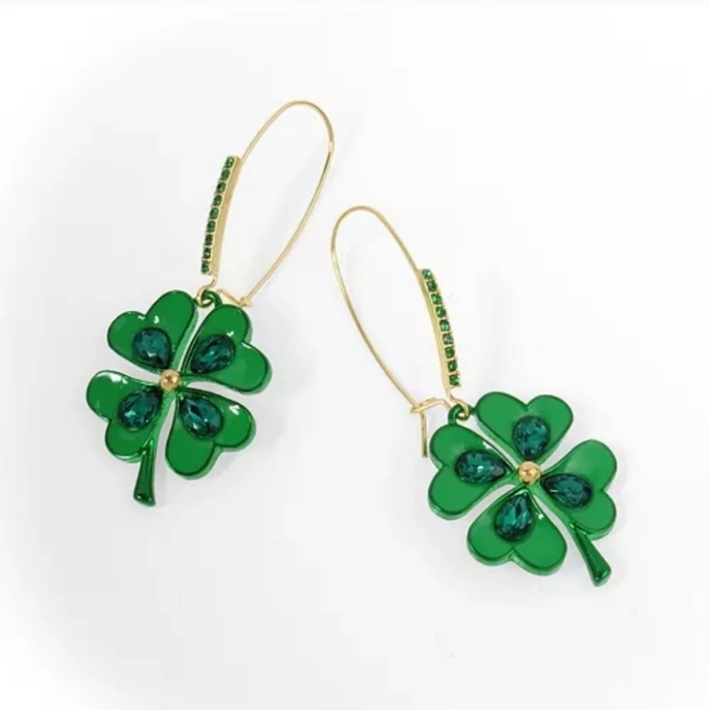 💚▪️ Betsey Johnson ▪️4 leaf  st Patrick's day clover dangle earrings ✨️🍀